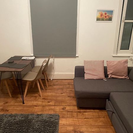 Luxury 1-Bed Apartment With Stunning City Views Perfect For Short Stays In 伦敦 外观 照片