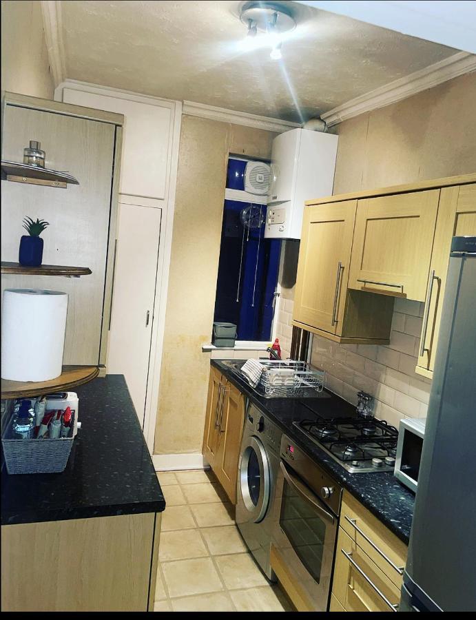 Luxury 1-Bed Apartment With Stunning City Views Perfect For Short Stays In 伦敦 外观 照片