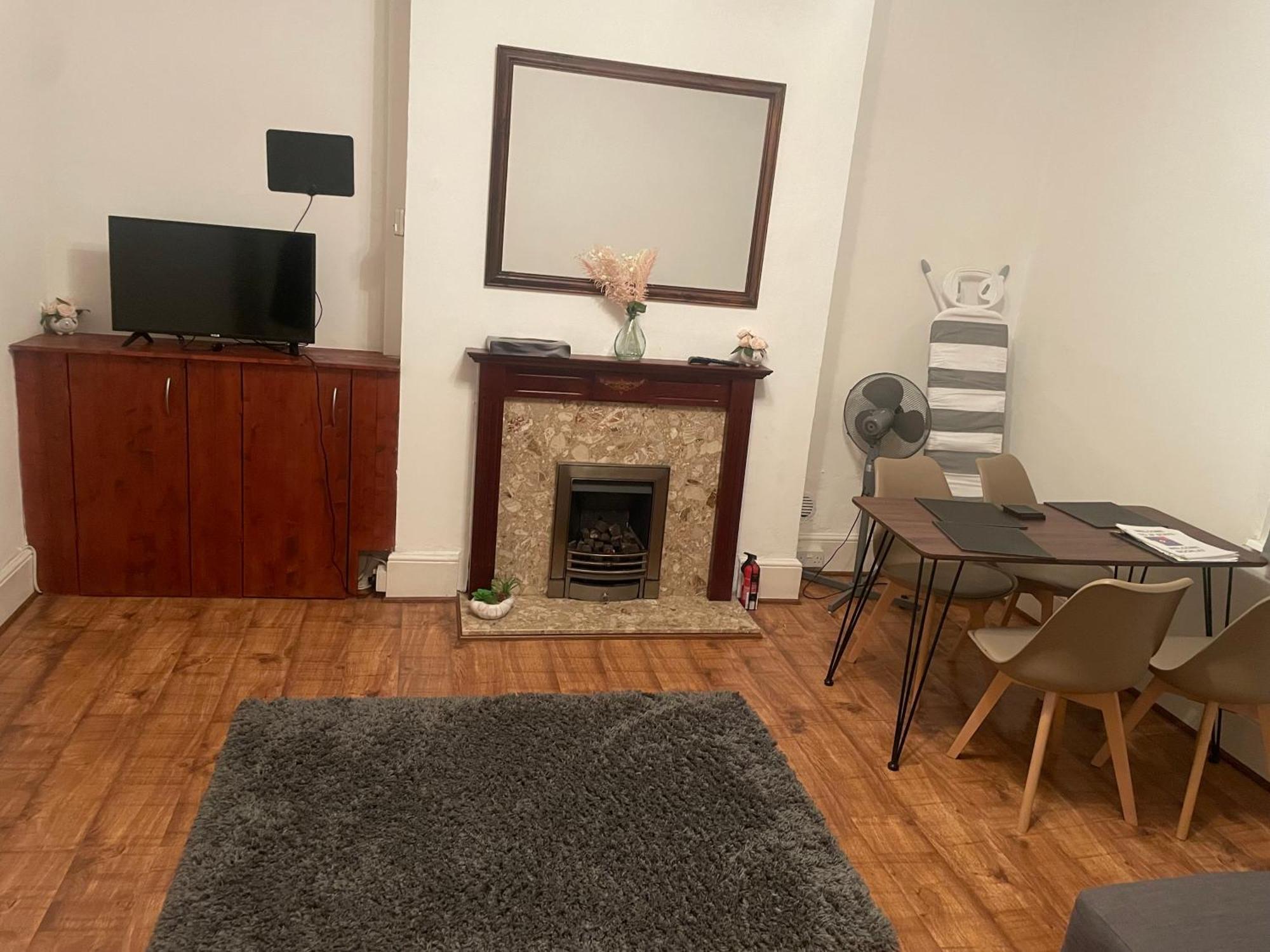 Luxury 1-Bed Apartment With Stunning City Views Perfect For Short Stays In 伦敦 外观 照片